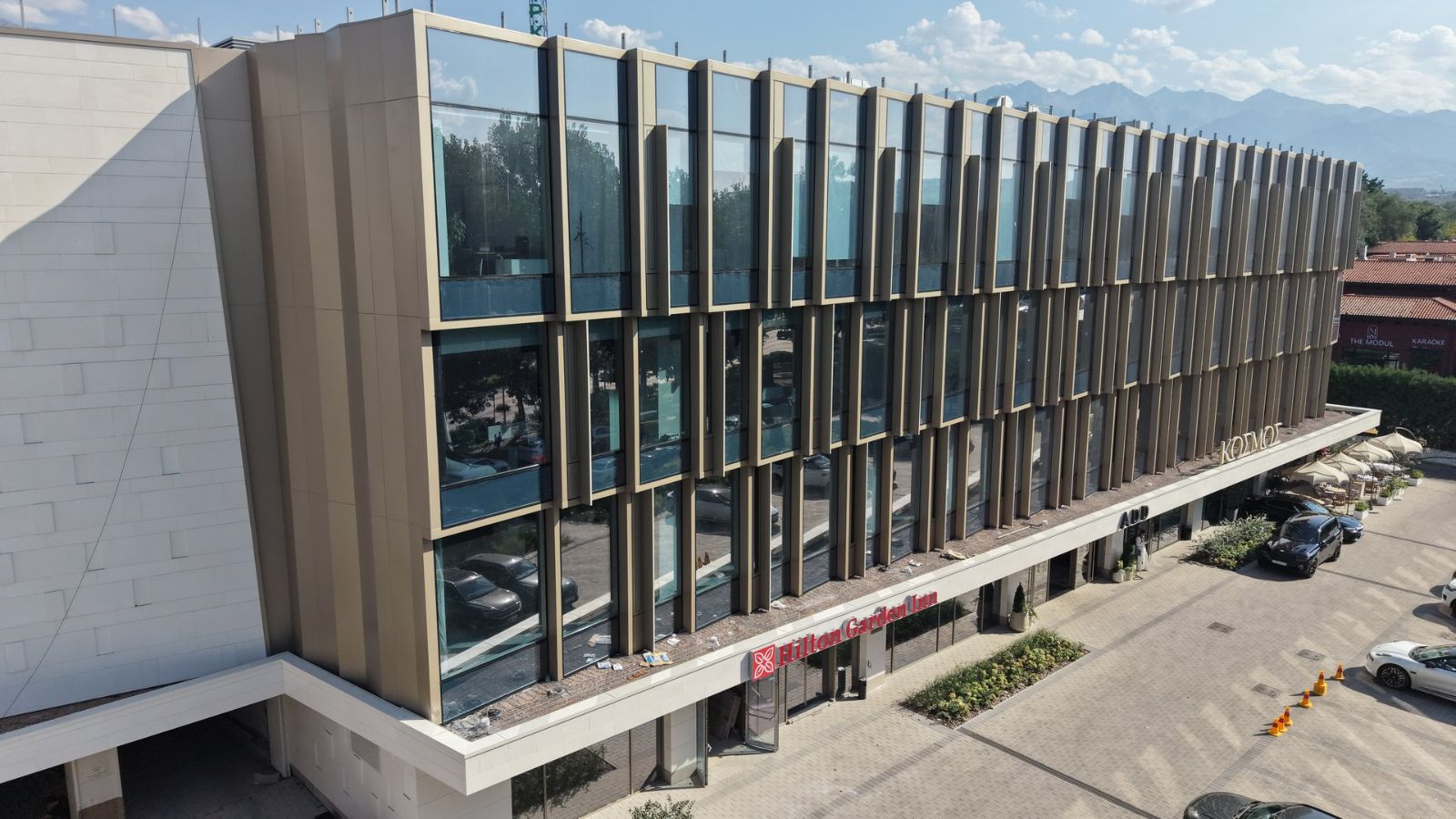 Hilton Garden Inn Almaty — фасад MCBond